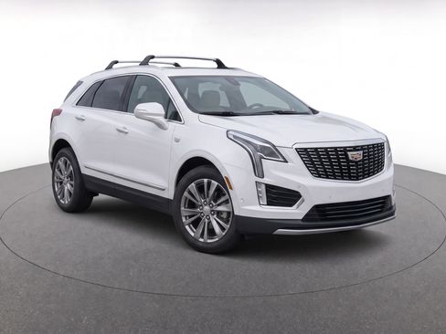 Used 2024 Cadillac XT5 Premium Luxury w/ Platinum Package FWD image 2