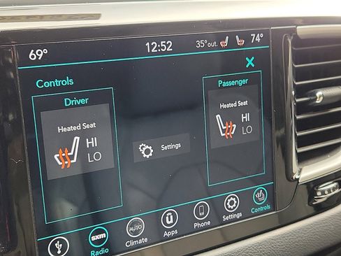 Used 2018 Chrysler Pacifica Touring-L image 25