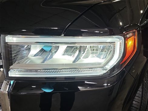 Used 2023 GMC Acadia Denali w/ Black Diamond Edition image 34