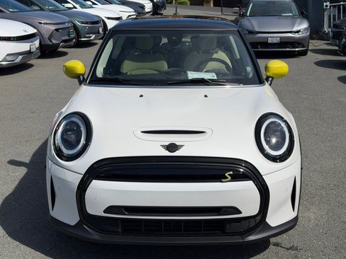 Used 2023 MINI Cooper SE image 2