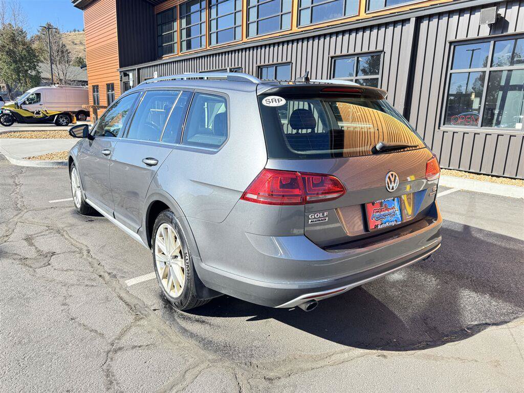 Used 2017 Volkswagen Golf Alltrack AWD/4WD image 3