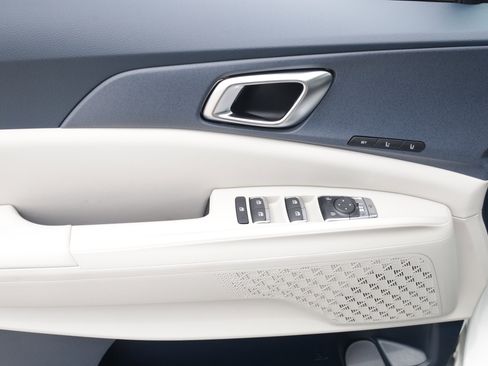 New 2026 Kia Carnival EX FWD image 25