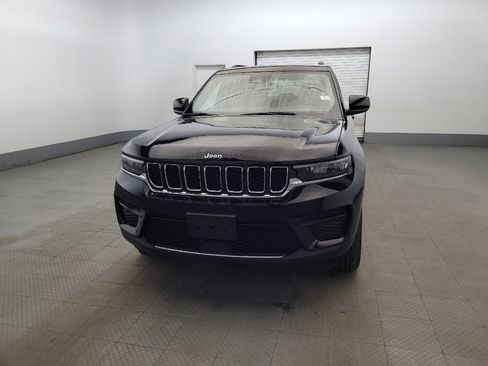 Used 2023 Jeep Grand Cherokee Laredo w/ Luxury Tech Group I AWD/4WD image 15