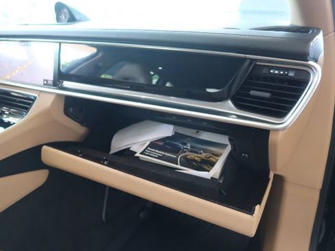 Used 2019 Porsche Panamera RWD image 39