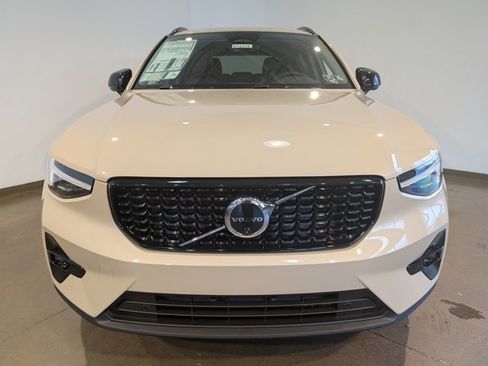 New 2026 Volvo XC40 B5 Ultra w/ Climate Package image 2