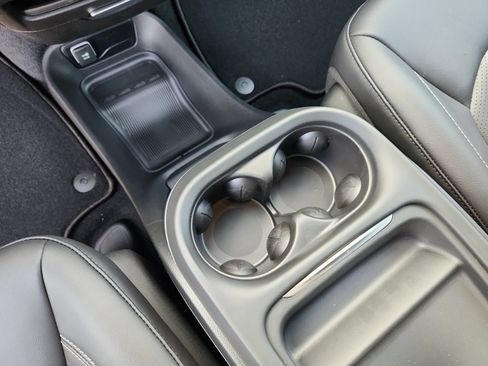 New 2027 Chrysler Pacifica Select FWD image 21