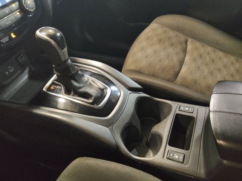 Used 2021 Nissan Rogue Sport SV FWD image 26