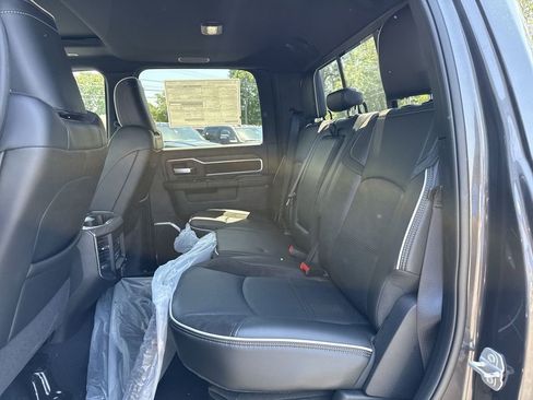 New 2026 RAM 2500 Laramie AWD/4WD image 19