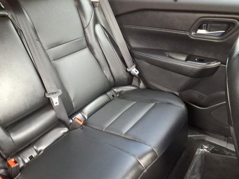 Used 2024 Nissan Rogue SV w/ SV Premium Package FWD image 18