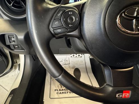 Used 2022 Toyota GR86 Premium RWD image 11