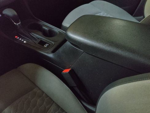 Used 2021 Chevrolet Equinox LS w/ LS Convenience Package image 26