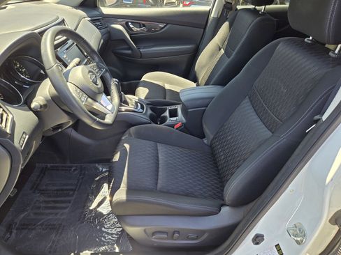 Used 2020 Nissan Rogue SV AWD/4WD image 14