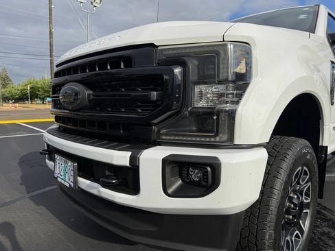 Used 2022 Ford F350 XLT w/ Black Appearance Package AWD/4WD image 7
