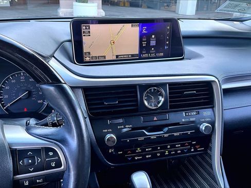 Used 2018 Lexus RX 350L Luxury w/ Accessory Package FWD image 6