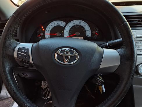 Used 2010 Toyota Camry XLE FWD image 10