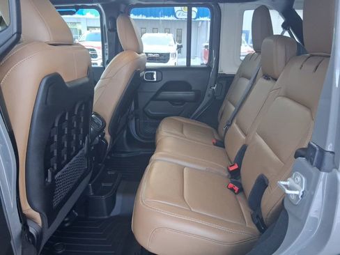 Used 2023 Jeep Wrangler Unlimited Rubicon w/ Dual Top Group image 16