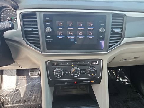 Used 2021 Volkswagen Atlas SE w/ Panoramic Sunroof Package image 22