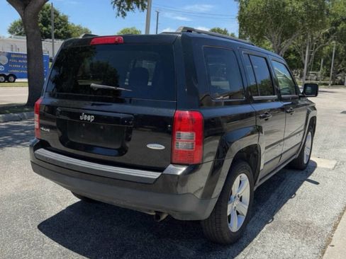 Used 2015 Jeep Patriot Latitude w/ Sun/Sound Group AWD/4WD image 4