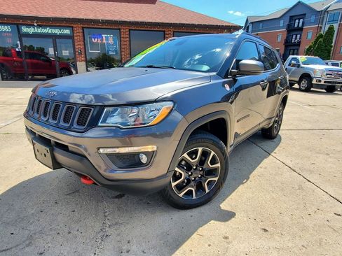 Used 2019 Jeep Compass Trailhawk AWD/4WD image 3