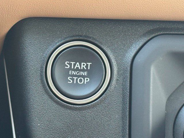 Used 2025 Land Rover Defender 110 S AWD/4WD image 27