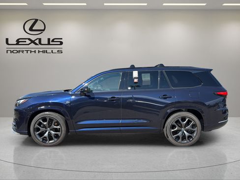 Used 2026 Lexus TX 500h AWD w/ Technology Package image 9