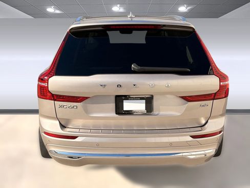 Certified 2023 Volvo XC60 B5 Ultimate image 10