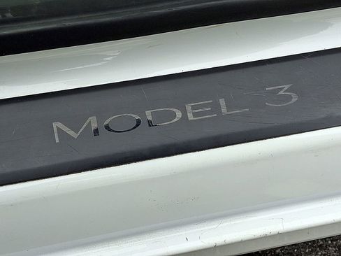 Used 2022 Tesla Model 3 image 30