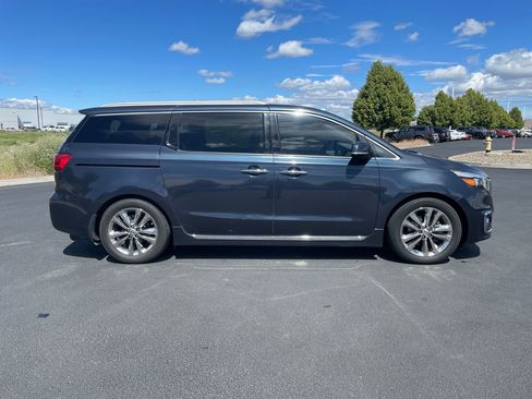 Used 2016 Kia Sedona SX Limited FWD image 2