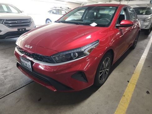 Certified 2022 Kia Forte LXS FWD image 5