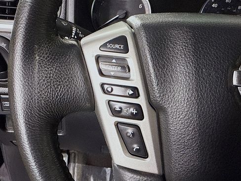 Used 2021 Nissan Titan SV w/ SV Convenience Package image 14