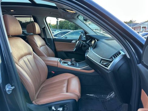Used 2020 BMW X7 xDrive40i w/ Premium Package AWD/4WD image 31