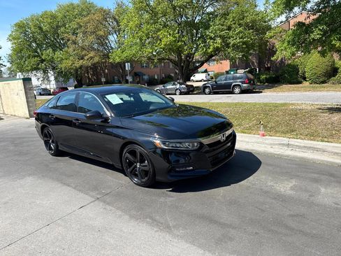 Used 2019 Honda Accord Sport image 7