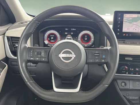 Certified 2024 Nissan Rogue SL w/ SL Premium Package AWD/4WD image 9
