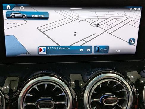 Used 2025 Mercedes-Benz GLA 35 AMG 4MATIC image 14