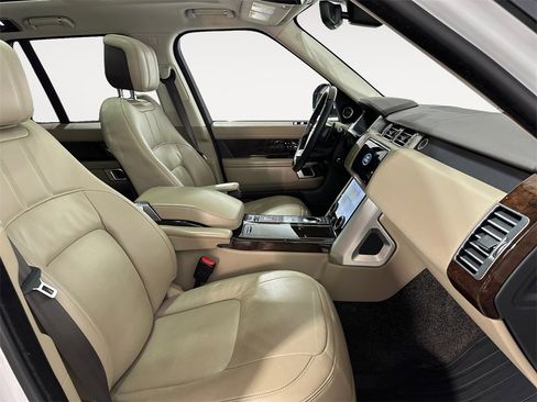Used 2020 Land Rover Range Rover HSE image 15