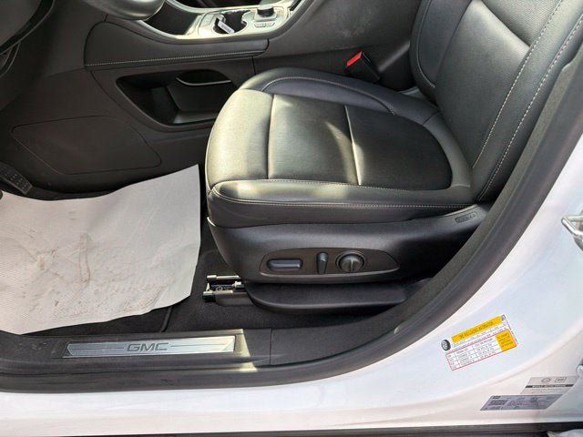 Used 2023 GMC Acadia SLT w/ Elevation Edition FWD image 11