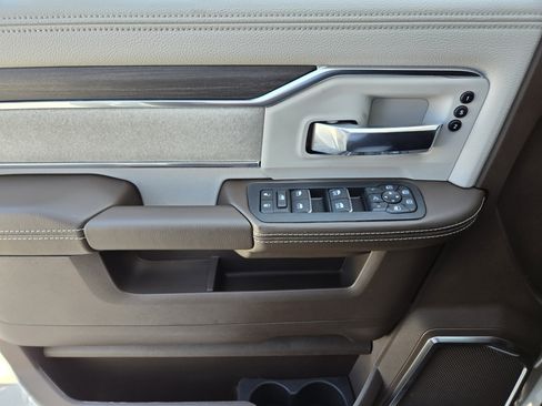 New 2026 RAM 2500 Laramie AWD/4WD image 19
