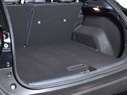 Certified 2025 Nissan Kicks SR image 38