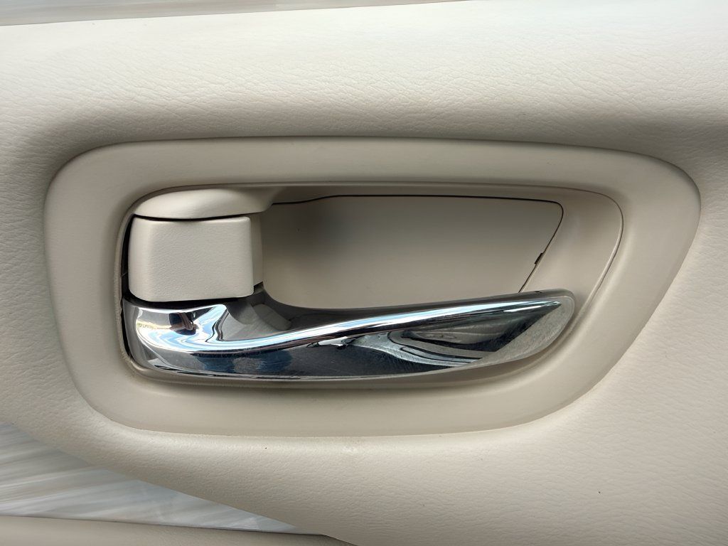 Used 2017 Nissan Murano Platinum w/ Platinum Technology Package FWD image 36