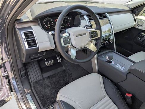 New 2026 Land Rover Discovery Dynamic SE AWD/4WD image 3