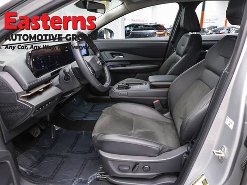 Used 2023 Nissan Ariya FWD image 13
