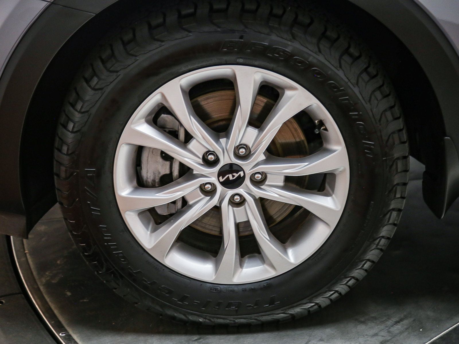 Used 2022 Kia Telluride LX AWD/4WD image 10