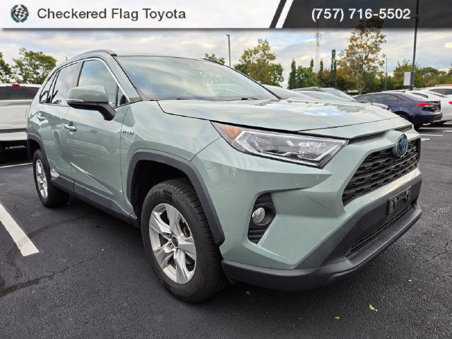 Used 2021 Toyota RAV4 XLE w/ Convenience Package AWD/4WD image 3