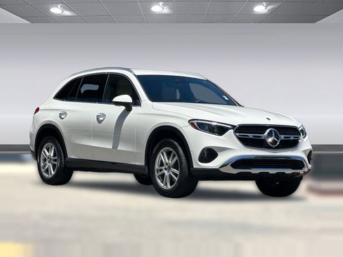 Used 2024 Mercedes-Benz GLC 300 4MATIC image 6