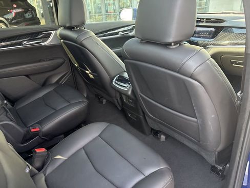 Used 2025 Cadillac XT6 Premium Luxury image 19