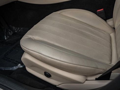 Used 2020 Mercedes-Benz E 450 4MATIC Sedan image 32