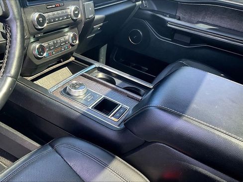 Used 2018 Ford Expedition Limited w/ Equipment Group 302A RWD image 22