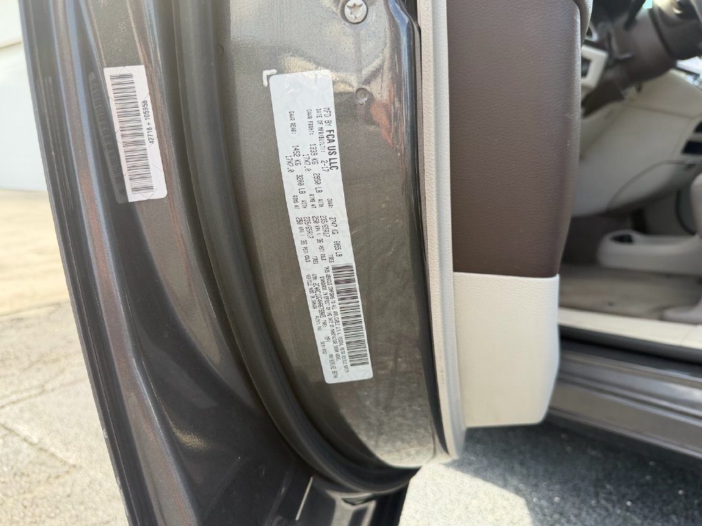Used 2017 Chrysler Pacifica Touring FWD image 20