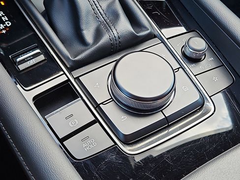 Used 2025 MAZDA MAZDA3 Hatchback w/ Appearance Package image 25