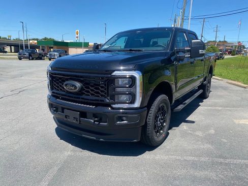New 2026 Ford F250 XLT w/ XLT Premium Package AWD/4WD image 3